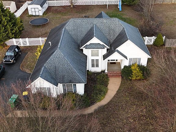 2nd image of 433 Sika Dr