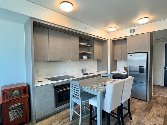 4th image of 1750 Wewatta St Unit 630