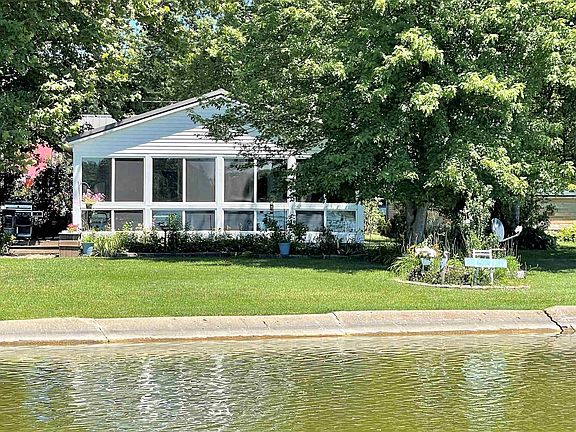 3rd image of 11125 Pontoon Dr