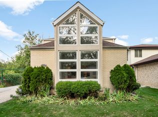 2958 W Catalpa Ave, Chicago, IL 60625