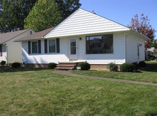 29539 Woodway Dr, Wickliffe, OH 44092