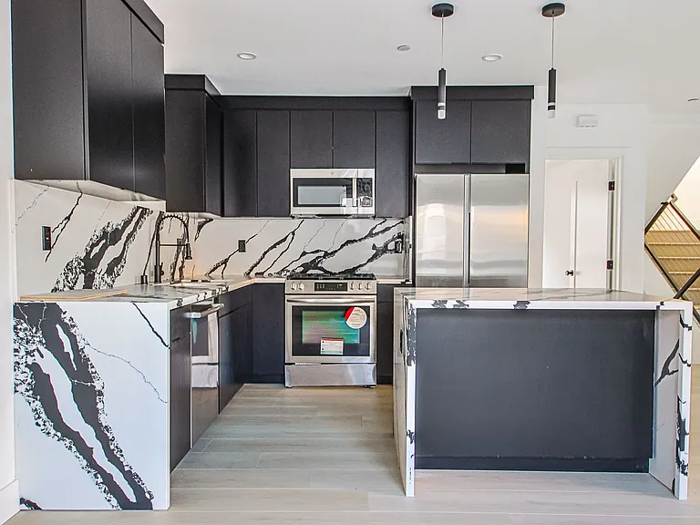 1223 N June St — Photo 6