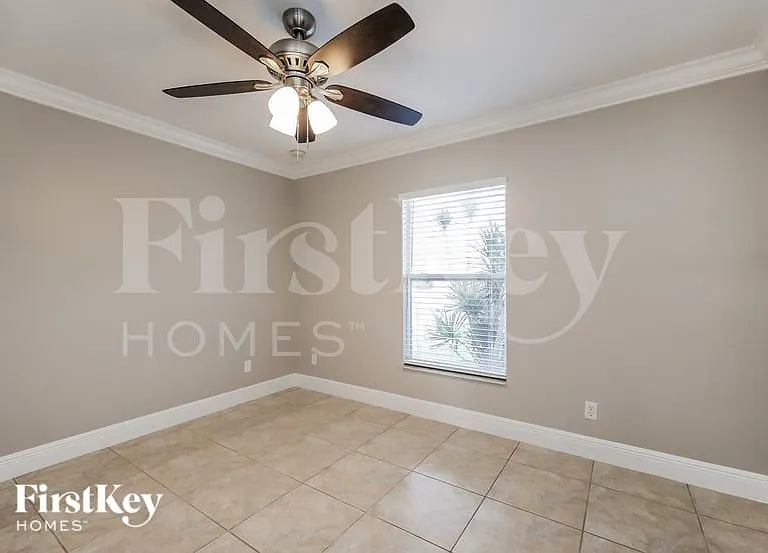 1839 NW 19th Pl — Photo 11