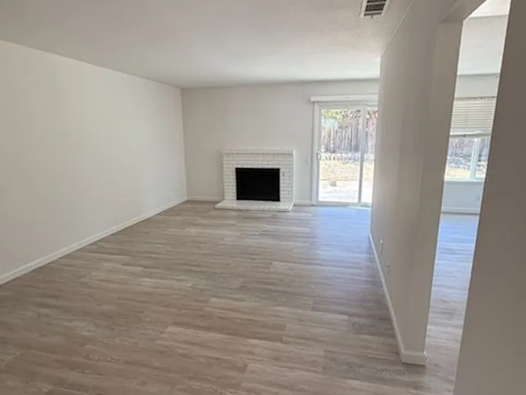 230 Turnstone Dr — Photo 8