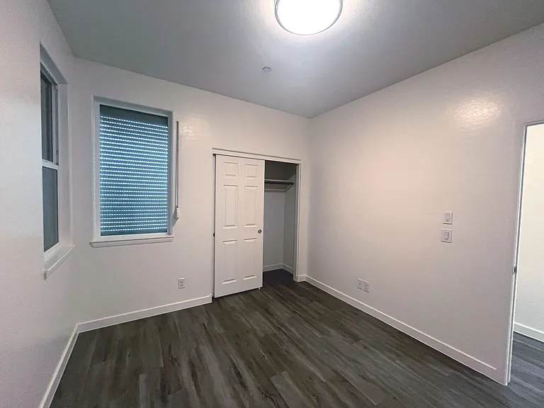 1533 Franklin Ln — Photo 48