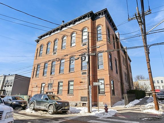 2nd image of 464 Central Ave #B6
