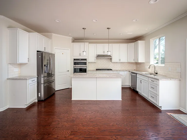 2825 Dillon Dr — Photo 12