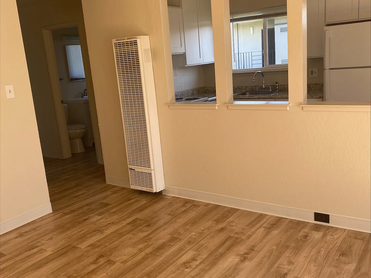2 bed, 850 sqft, $2,310 — Photo 1