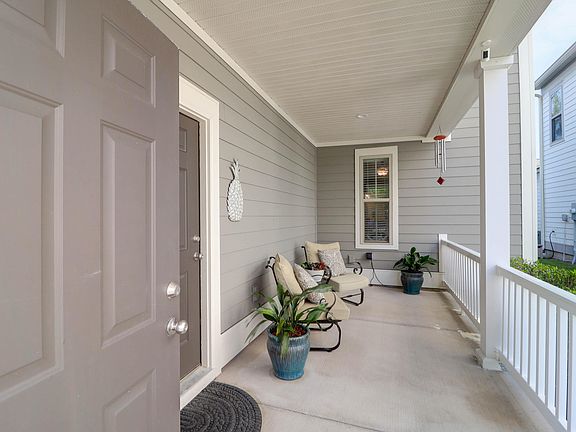 3rd image of 1907 Mossdale Dr