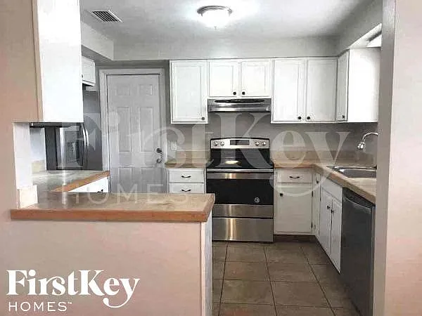 14300 Iroquois Ave — Photo 6
