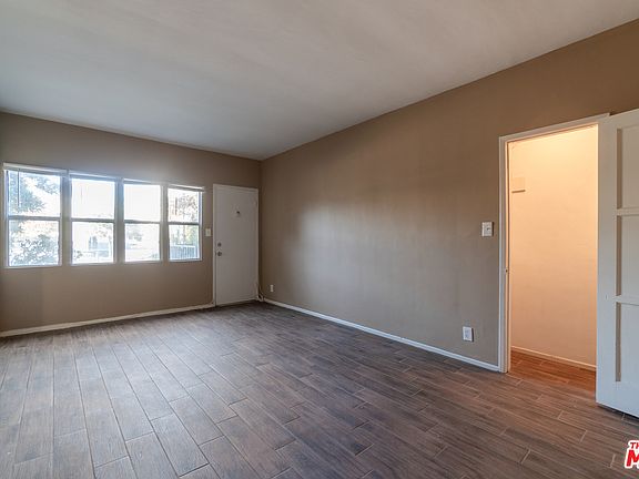 2nd image of 10438 Santa Monica Blvd APT 1