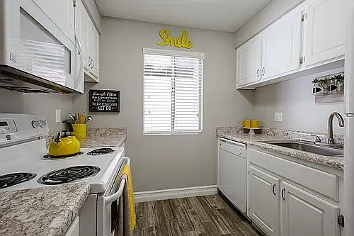 Chandler Meadows Furnished Apartments — Photo 29