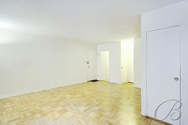 Sold by Bellmarc Realty | media 5