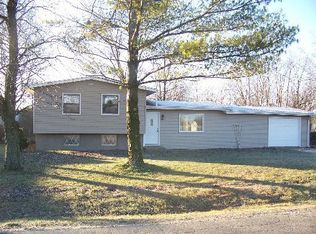 1070 E Summer St, Paxton, IL 60957