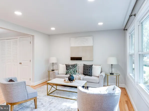 12452 White Horse Rd, Lusby, MD 20657