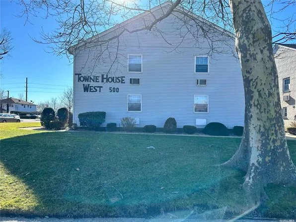 500 Fulton Street #33w, Farmingdale, NY 11735