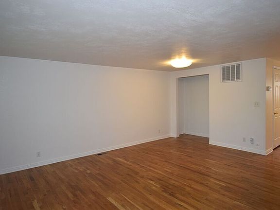 4th image of 1391 S 200 E APT 4