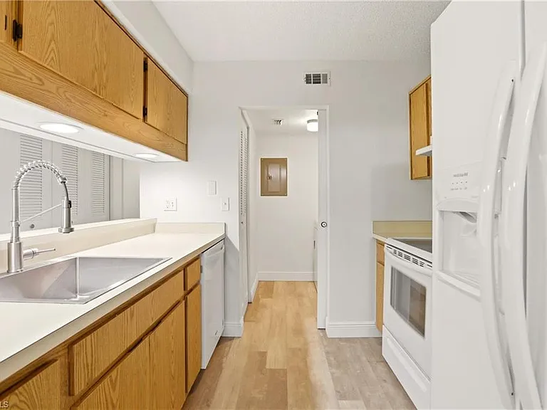 9570 Green Cypress Ln #6 — Photo 4