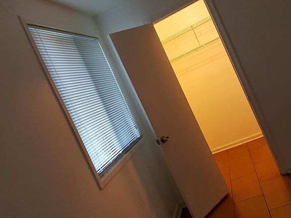 walk in closet master bedroom