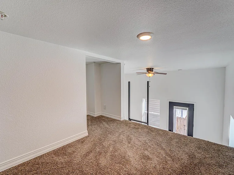 560 1st Ave N #101 — Photo 11