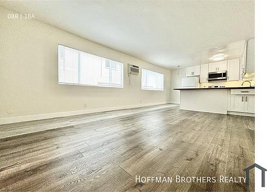 3rd image of 5452 Sierra Vista Ave #202