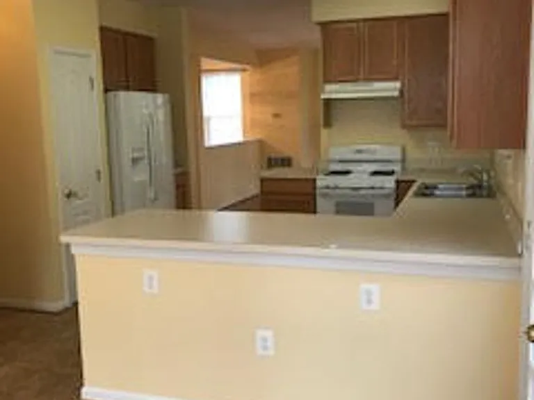 5106 Higgins Dr — Photo 8