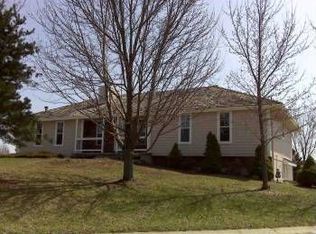1115 Ridgeway Dr, Raymore, MO 64083