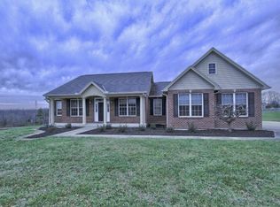 3039 Jenny Lind Rd, Amelia, OH 45102