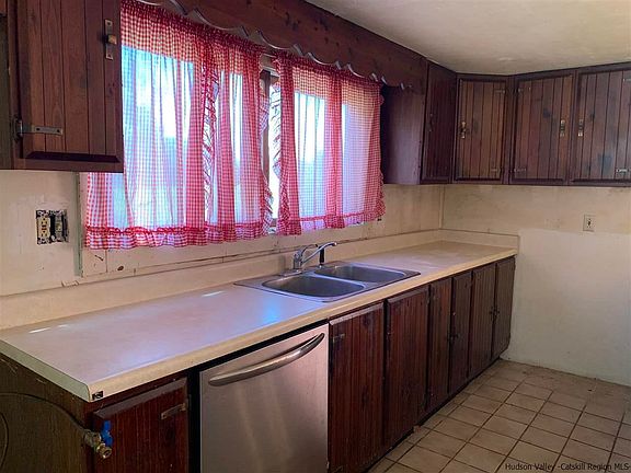 5th image of 311 Orchard Dr