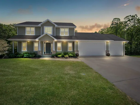 411 Hidden Hollow Ct, Denmark, WI 54208