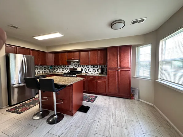 334 Lunar Rd, Piscataway, NJ 08854