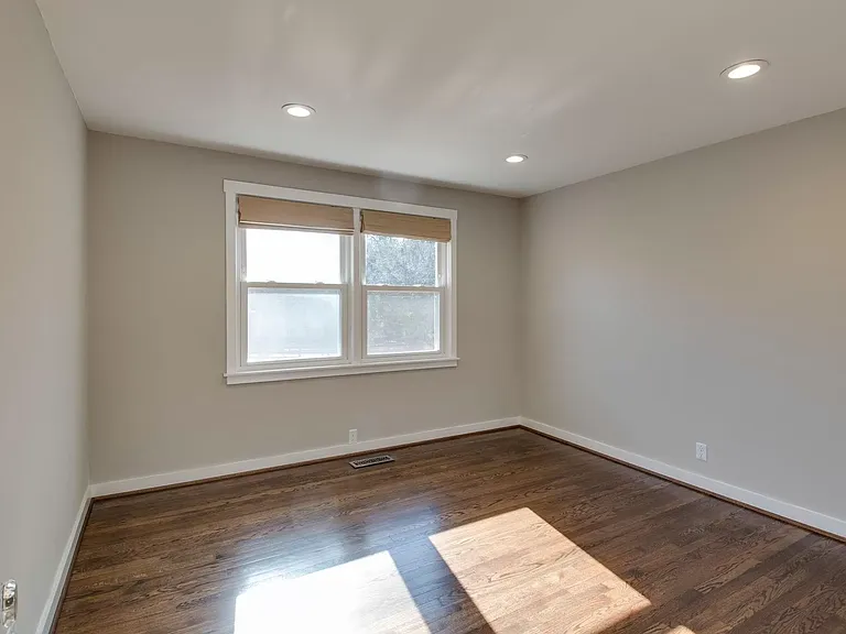 6398 Temple Rd — Photo 9
