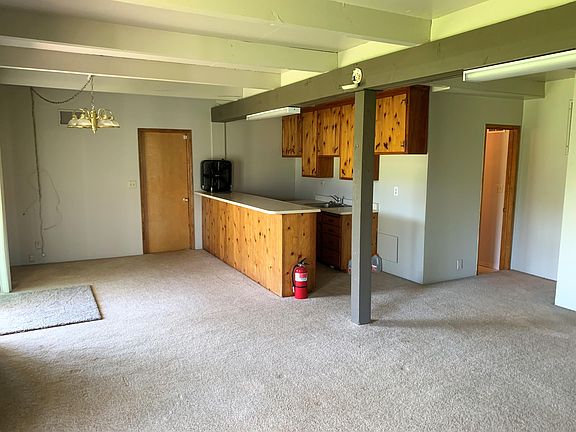 4th image of 15392 Delano Dr