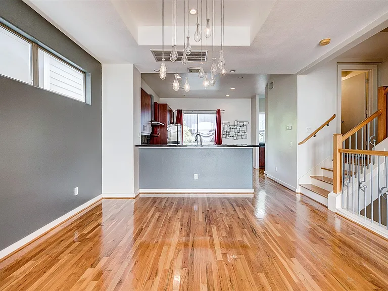 1729 Reinerman St — Photo 15