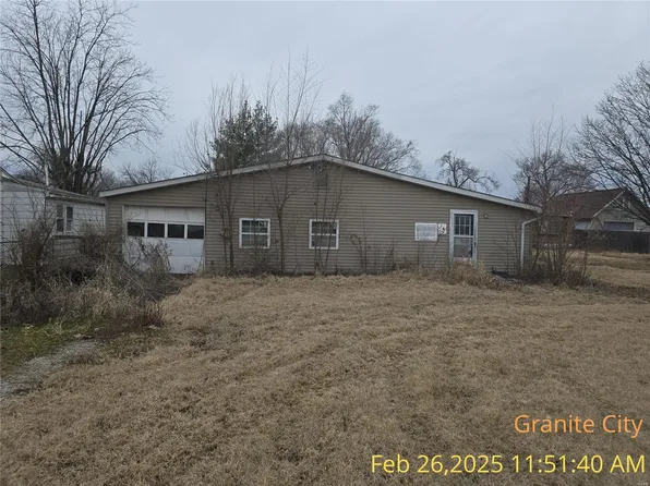 3051 Century Dr, Granite City, IL 62040