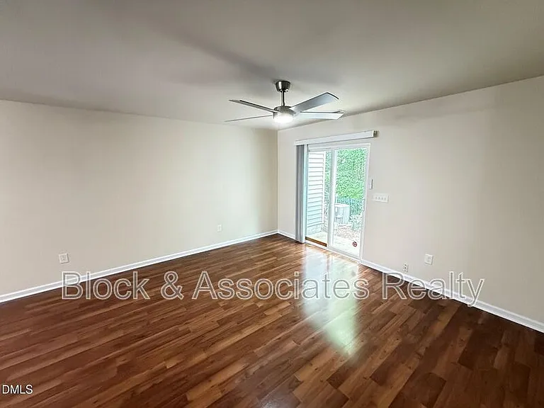 8527 Quarton Dr — Photo 9