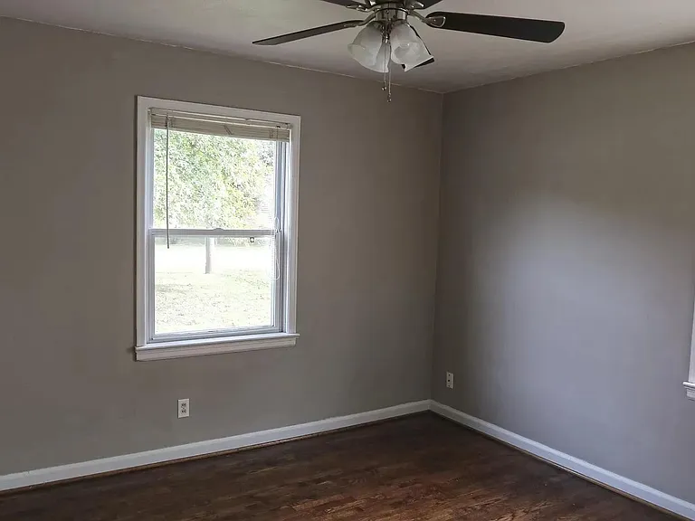 1915 S Roanoke Ave — Photo 9