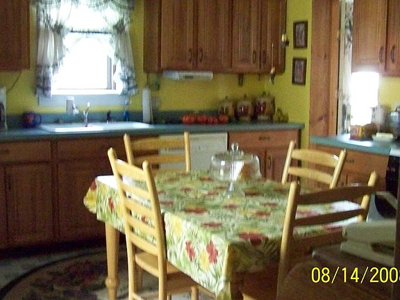 Eat-in Kitchen