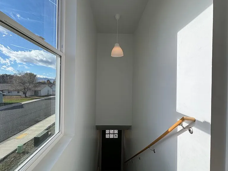404 E Windsor Ct #2 — Photo 2