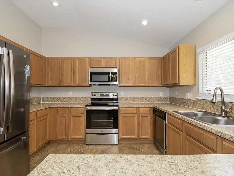3978 Cedar Bluff Ln — Photo 8