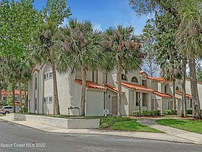 3rd image of 1019 Country Club Dr #411