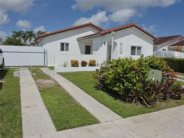 13555 SW 38th Ln, Miami, FL 33175