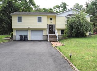 60 Washington Dr, Highland Mills, NY 10930