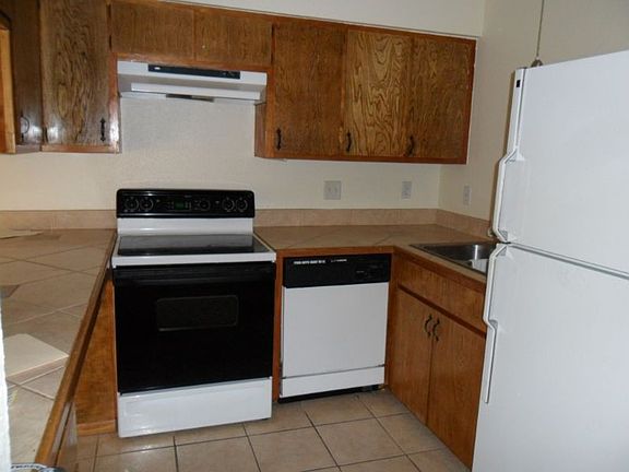 3rd image of 4715 Country Club Ln NW APT B4