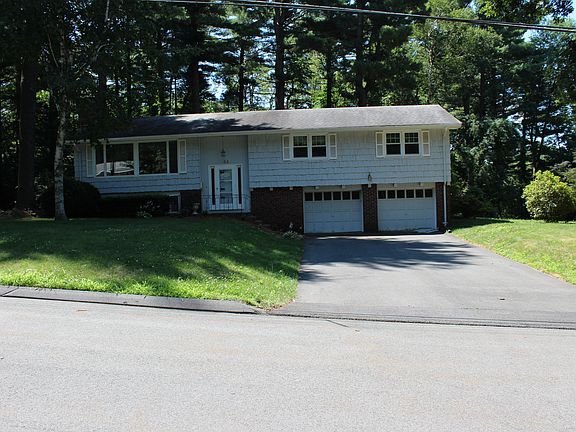 2nd image of 44 Oakwood Dr