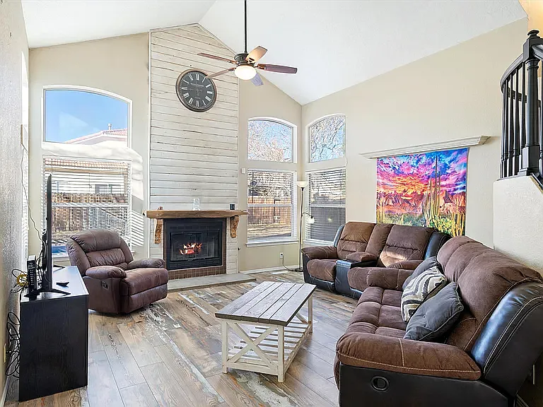3 bed, 1563 sqft, $2,600 — Photo 4