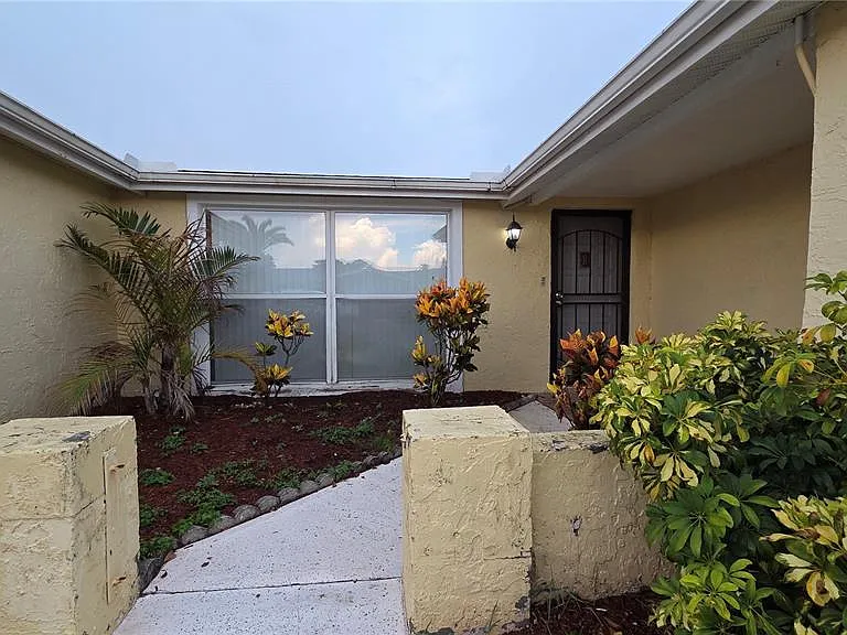 7340 Brentwood Dr — Photo 3
