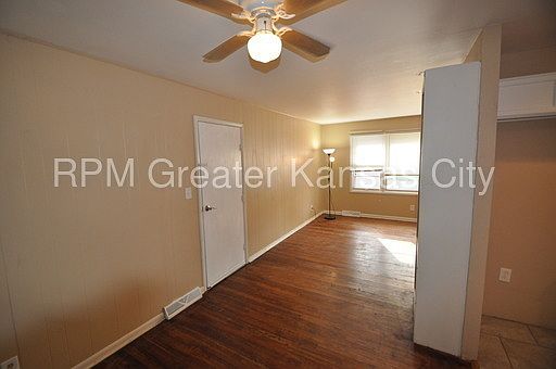 3rd image of 11313 Herrick Ave