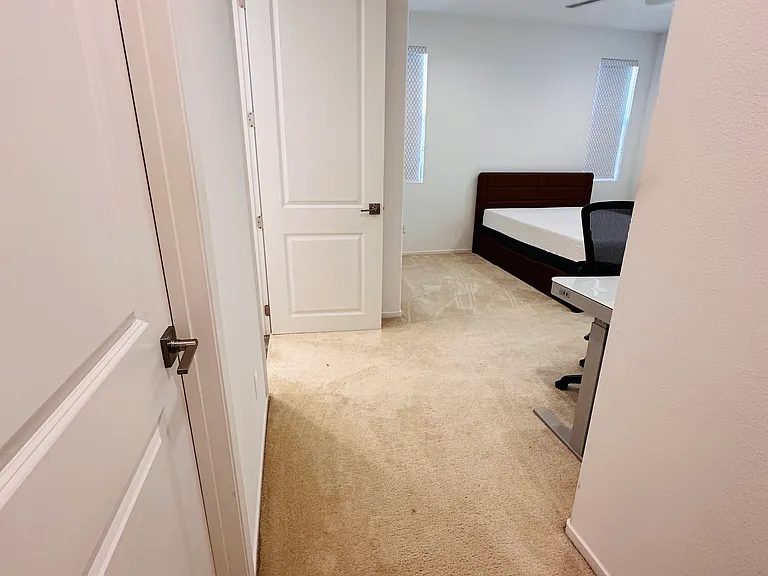 Bedroom 2 - Walkway