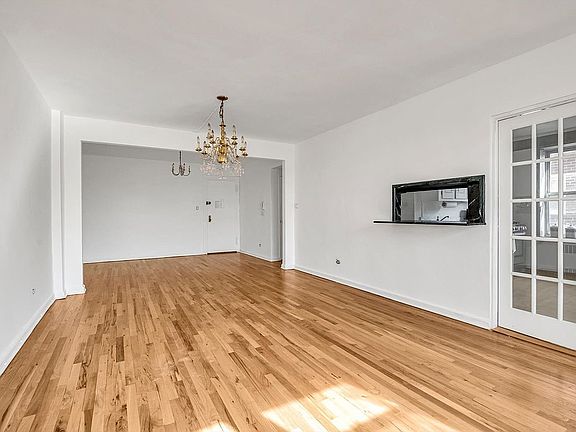 4th image of 7910 34th Ave APT 7W